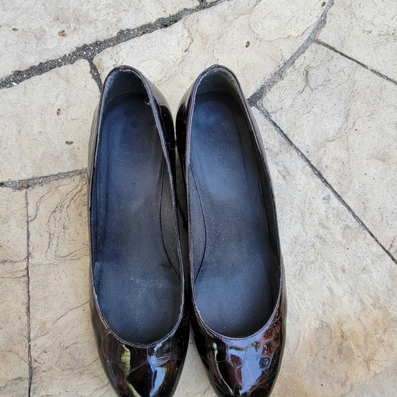 Patent leather Stuart Weitzman wedges. Size 8.5 - Picture 7 of 11